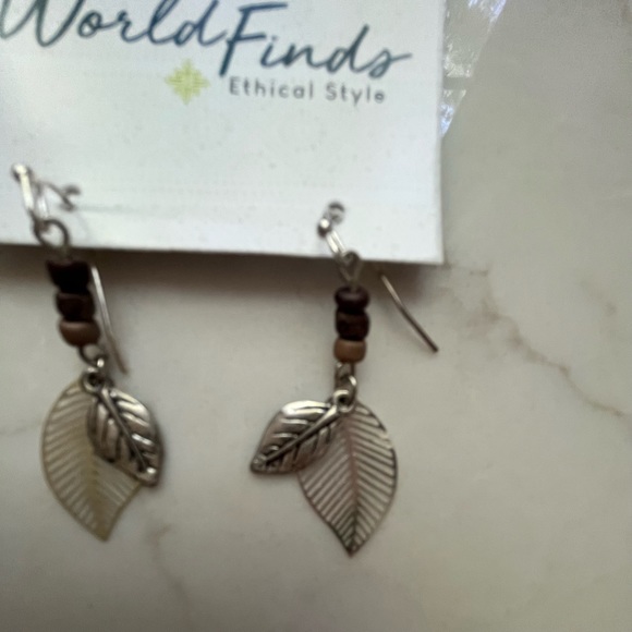 World Finds Leaf Earrings - Picture 2 of 3